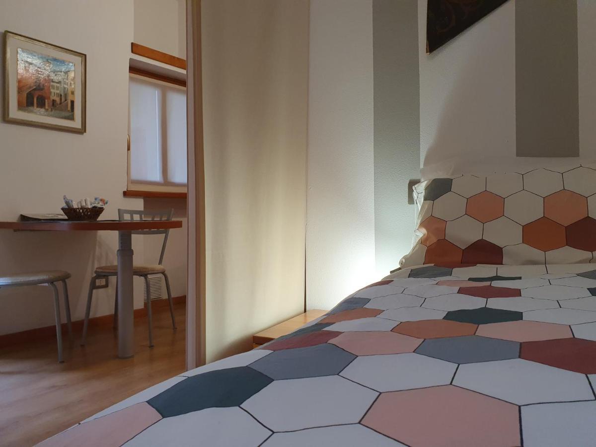 Appartamenti Vacanze E Camere Roccetta Fiorita Pettenasco Quarto foto