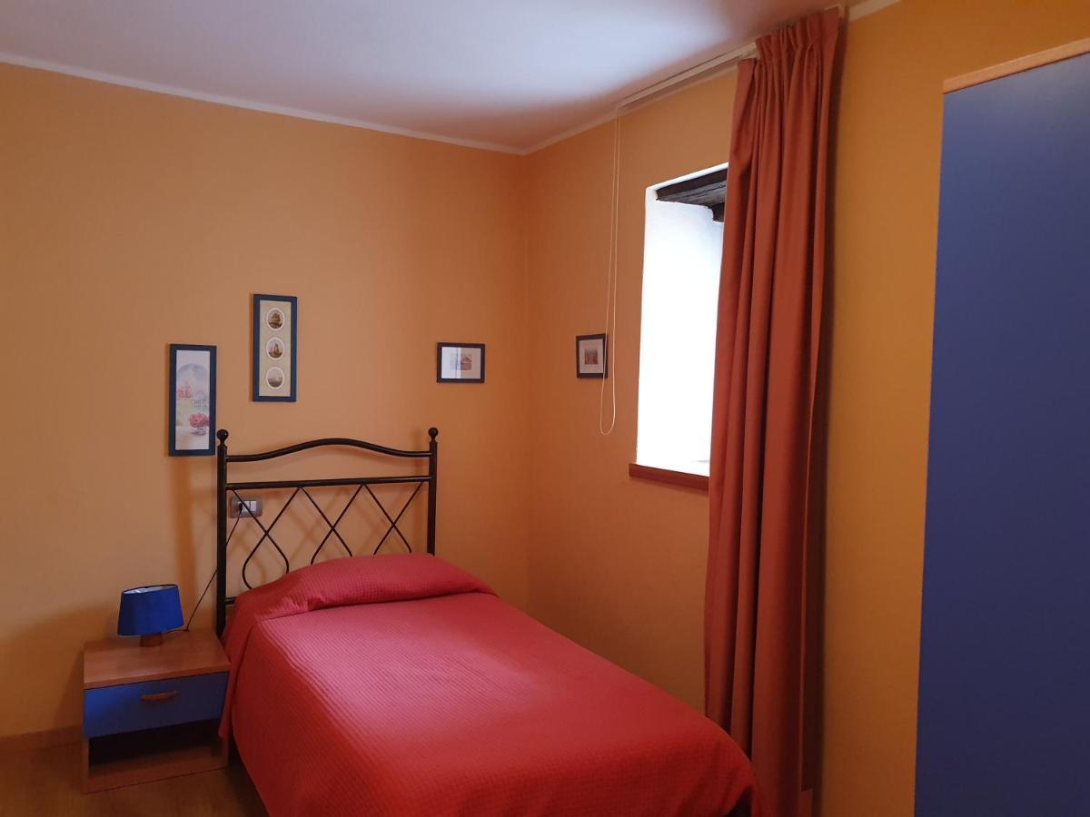 Appartamenti Vacanze E Camere Roccetta Fiorita Pettenasco Quarto foto