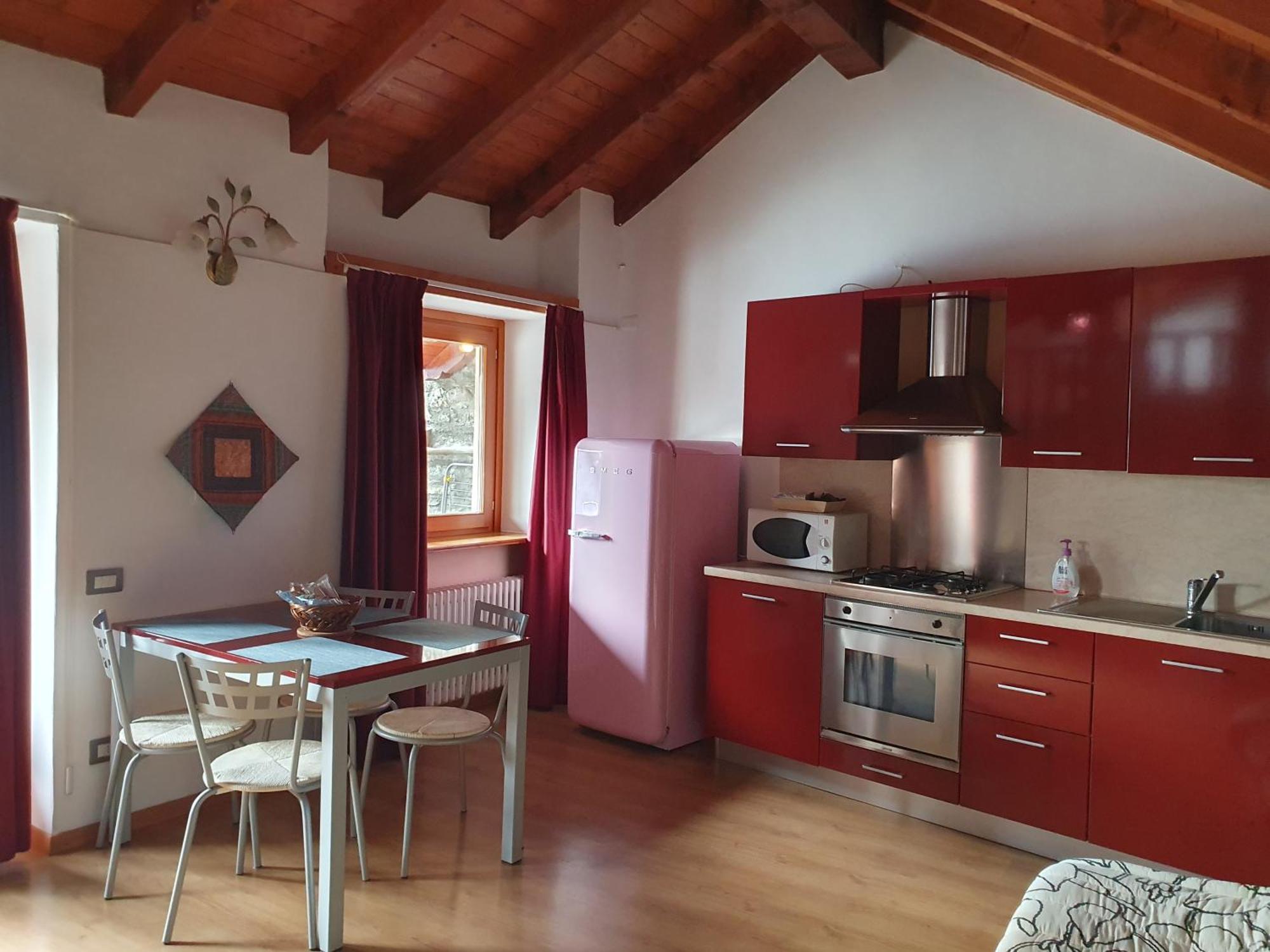 Appartamenti Vacanze E Camere Roccetta Fiorita Pettenasco Quarto foto