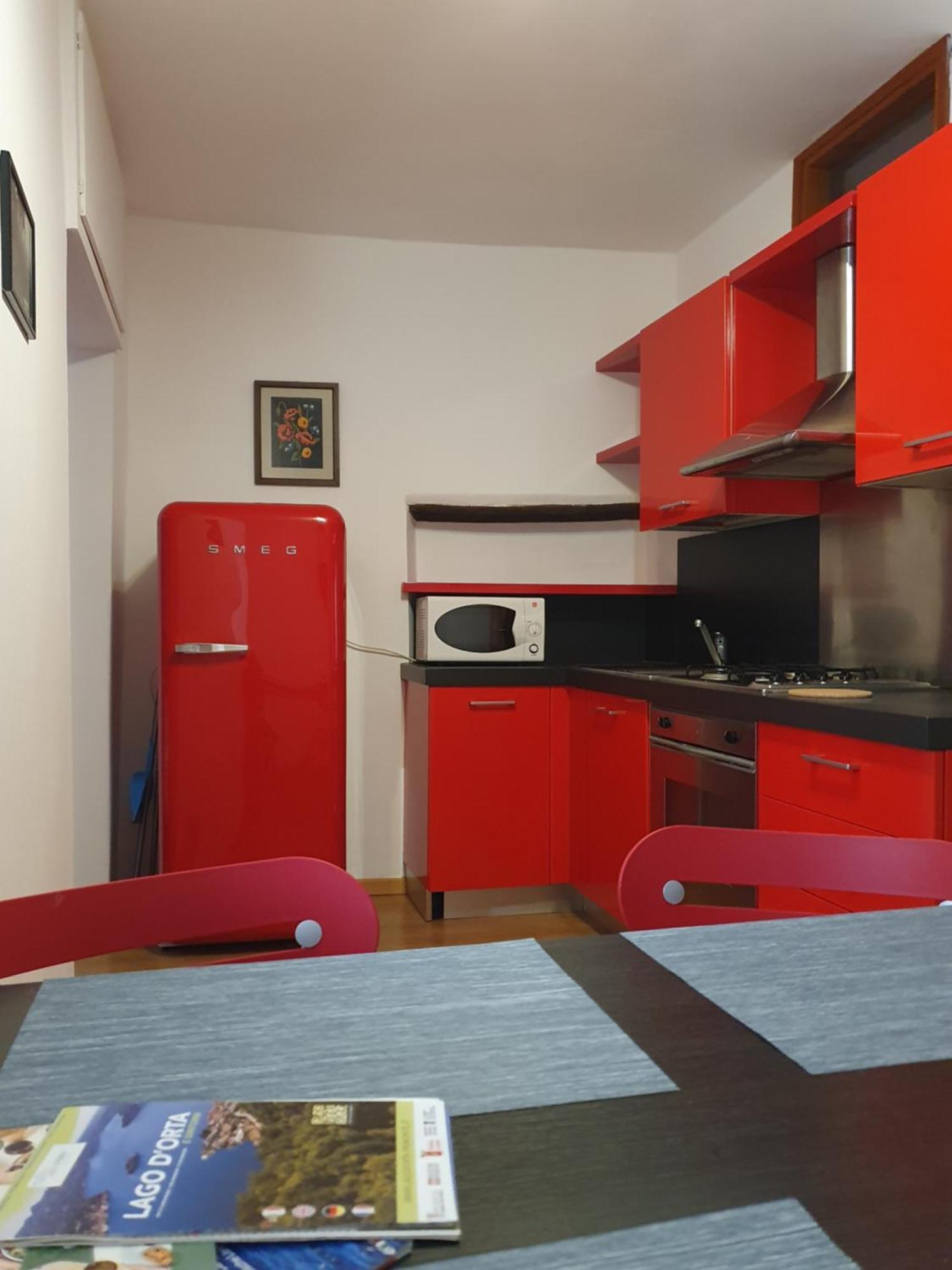 Appartamenti Vacanze E Camere Roccetta Fiorita Pettenasco Quarto foto