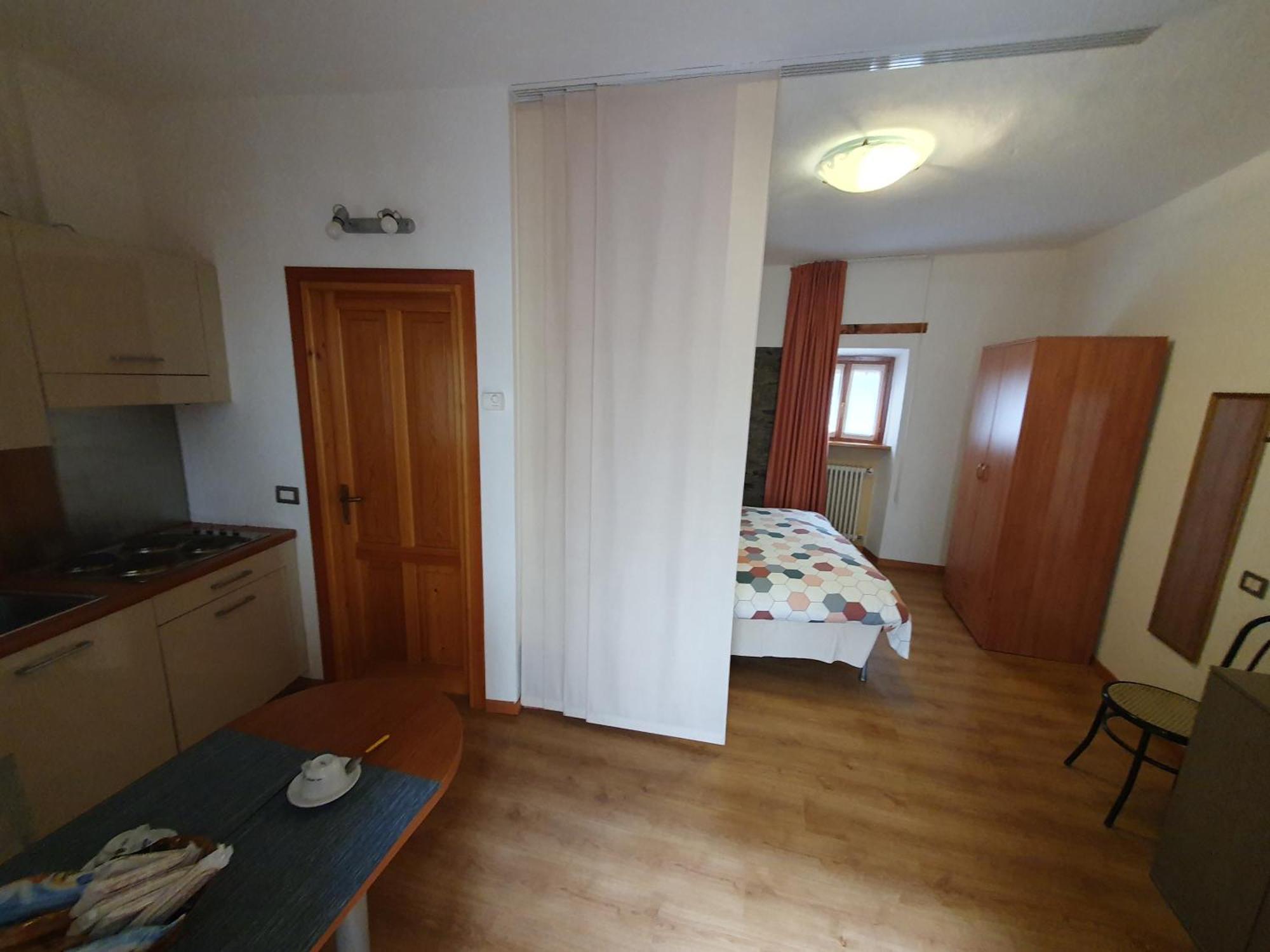 Appartamenti Vacanze E Camere Roccetta Fiorita Pettenasco Quarto foto