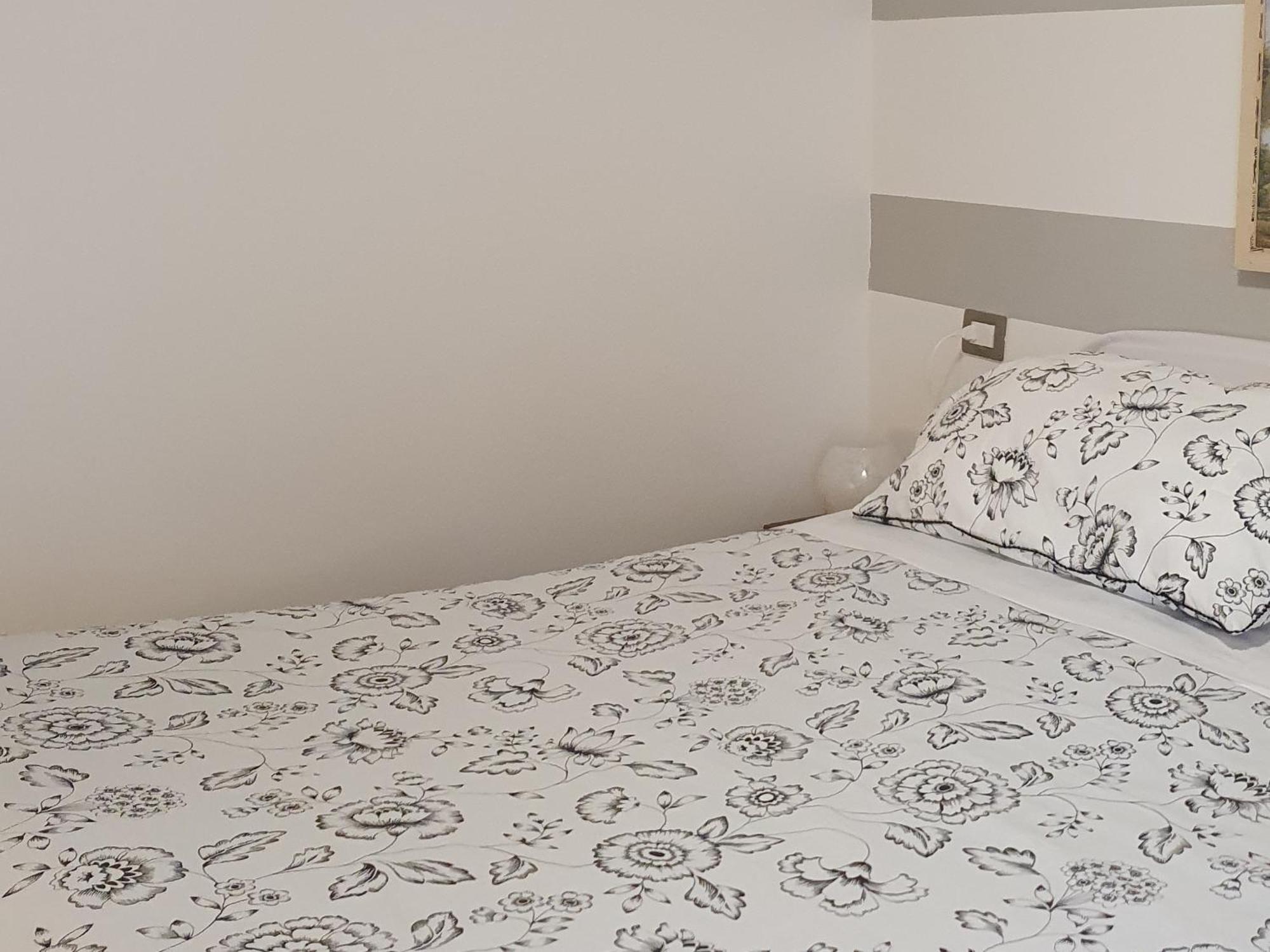 Appartamenti Vacanze E Camere Roccetta Fiorita Pettenasco Quarto foto